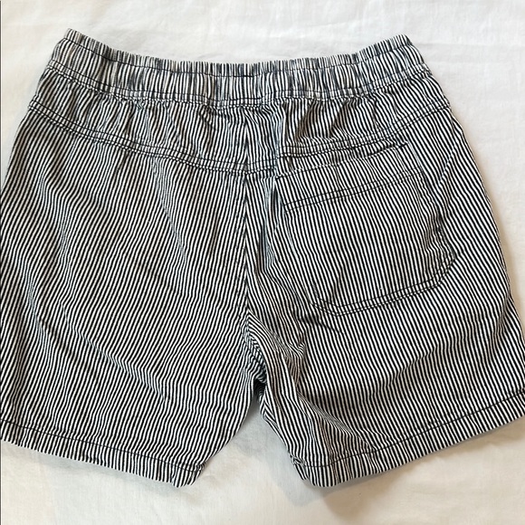 Cotton On Men’s Navy and White Striped Easy Shorts - Picture 6 of 6